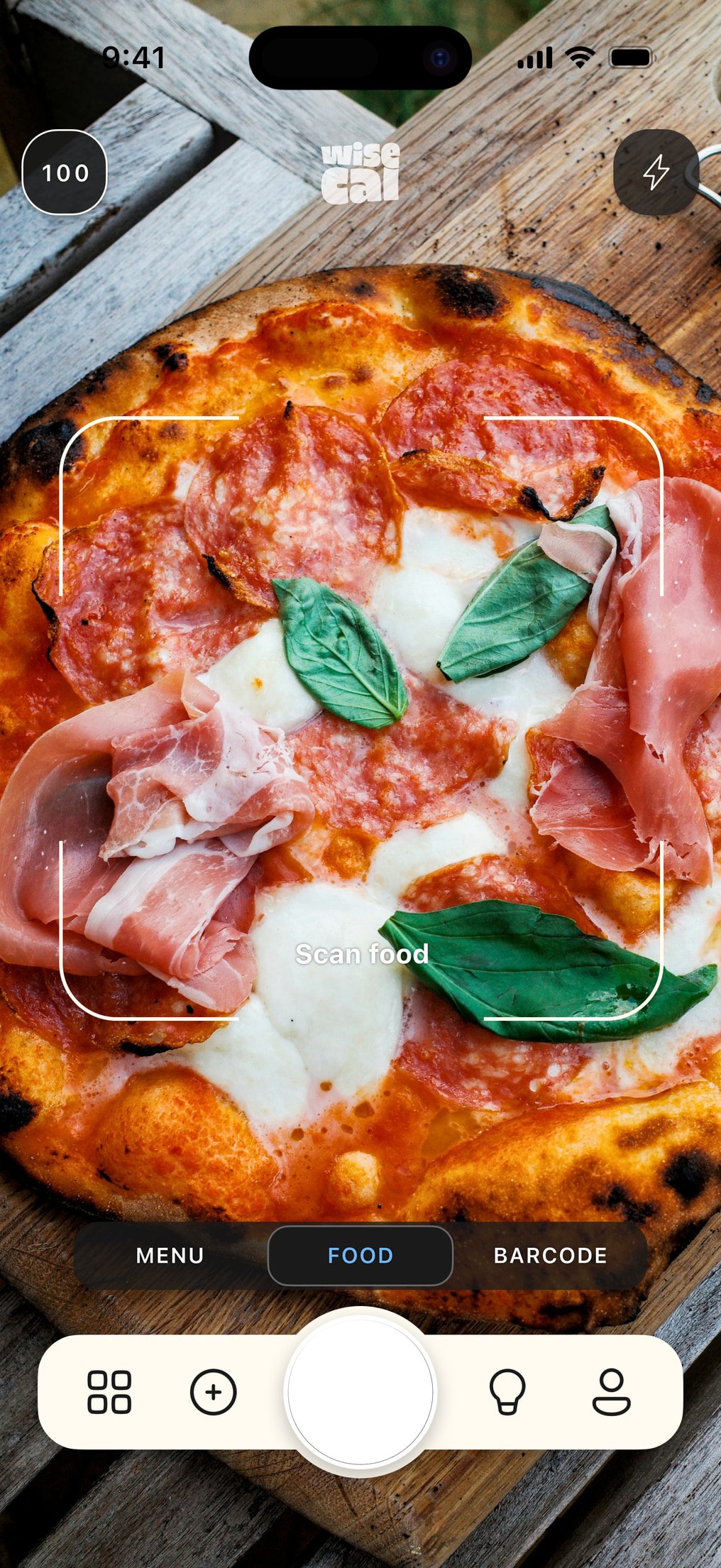 WiseCal camera: Scan food mode framing a prosciutto and salami pizza